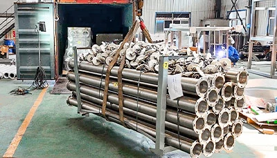 コスタリカ向けにカスタマイズされたチューブ チェーン コンベヤ 4 台が予定どおりに出荷されました!